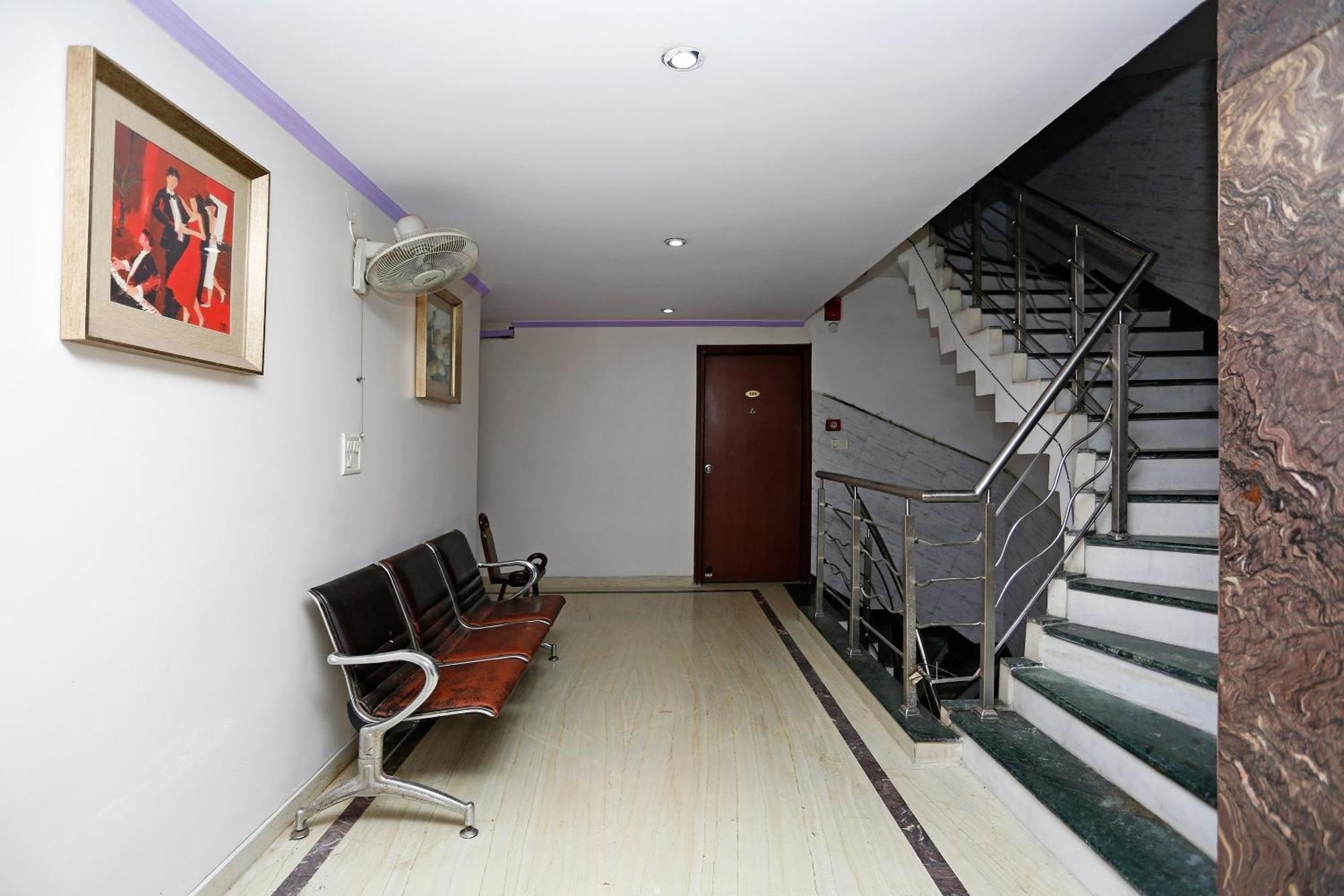 Hotel O Mid Town Delhi  Exterior photo