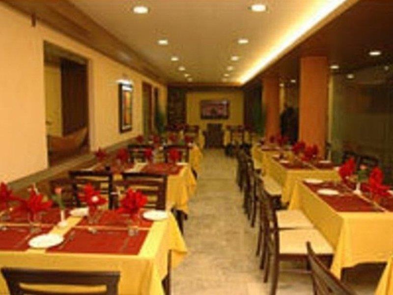 Hotel O Mid Town Delhi  Exterior photo